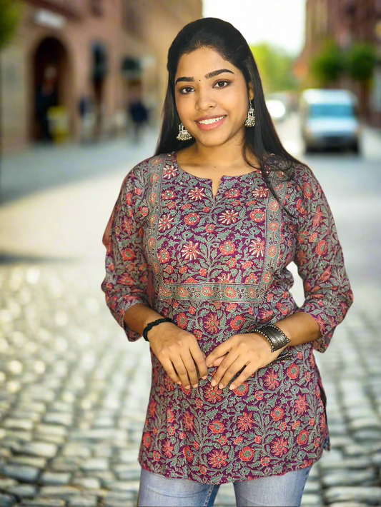 🌺 Elegant Purple Short Kurti