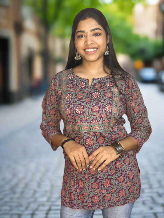 🌺 Elegant Purple Short Kurti